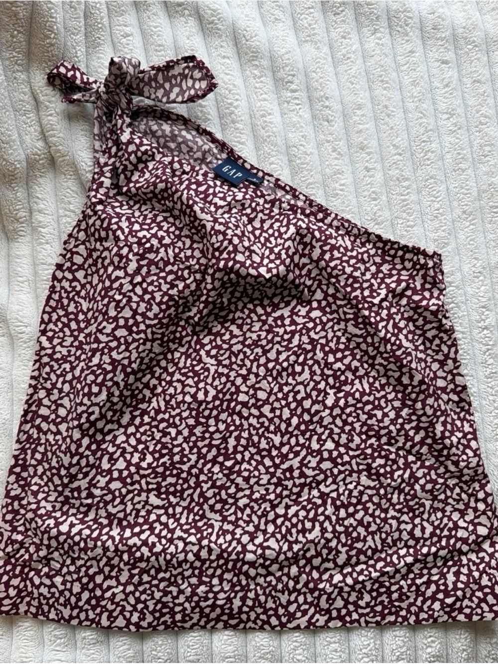 GAP One-Shoulder Tie Camisole in Burgundy and Ivory Print